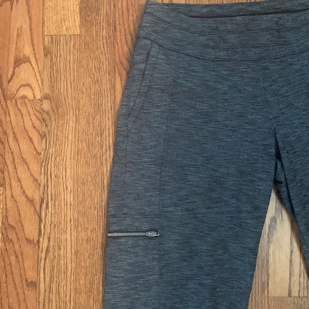 Women’s Athleta Jogger, Gray, size Small